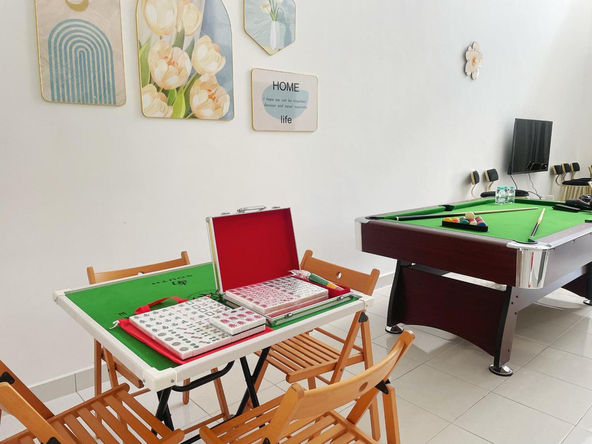 Bandar Putra 16pax Ktv Snooker Bbq /ioi Mall /jpo/aeon/senai Airport Holiday home Kulai